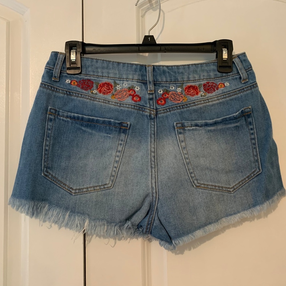 Forever 21 Embroidered Cut Offs - Picture 3 of 7